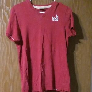 Holliater MAROON GUYS TSHIRT SIZE MED.
